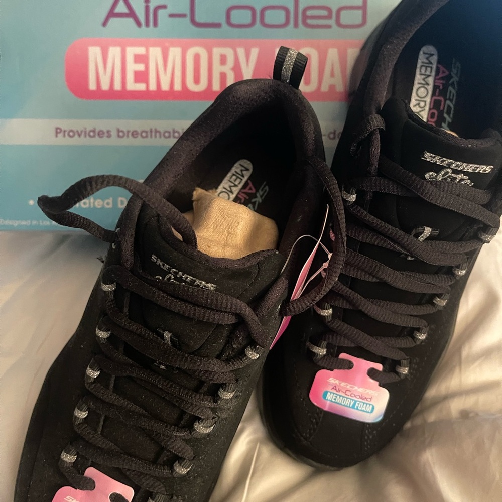 Skechers